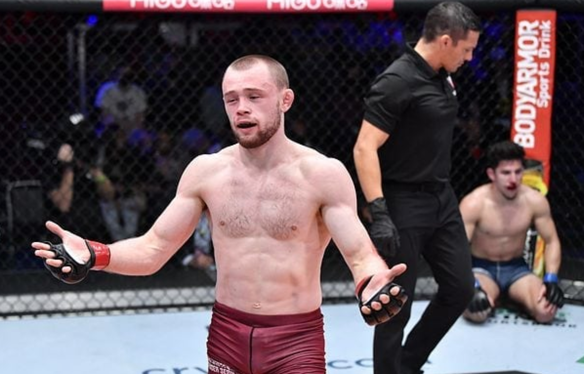 Hadley submits Raposo